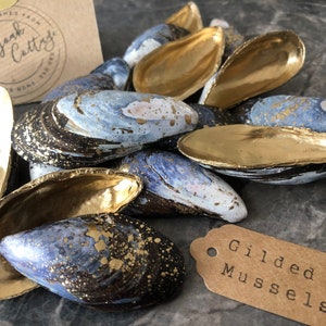 Gilded Mussels Natural & Gold Spatter Mussel Shells Table Decor, Beach Wedding Coastal Decor, Sea Shell Ornaments, Shell Wedding Decorations