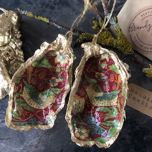 William Morris Christmas Decorations | Strawberry Thief Ornaments | Christmas Shell Decorations | Hanging Oyster Shells in Red, Green & Gold