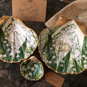 Lily of the Valley Ring Dish Jewellery Trinket Dish, Scallop Shell Trinket Dish Cockle Shell Ring Holder Green White Lily of the Valley Gift