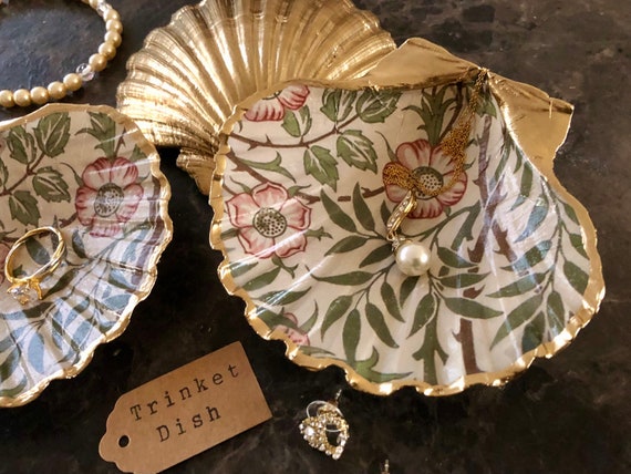 William Morris Sweet Briar Scallop Shell Trinket Dish in Gold - Etsy