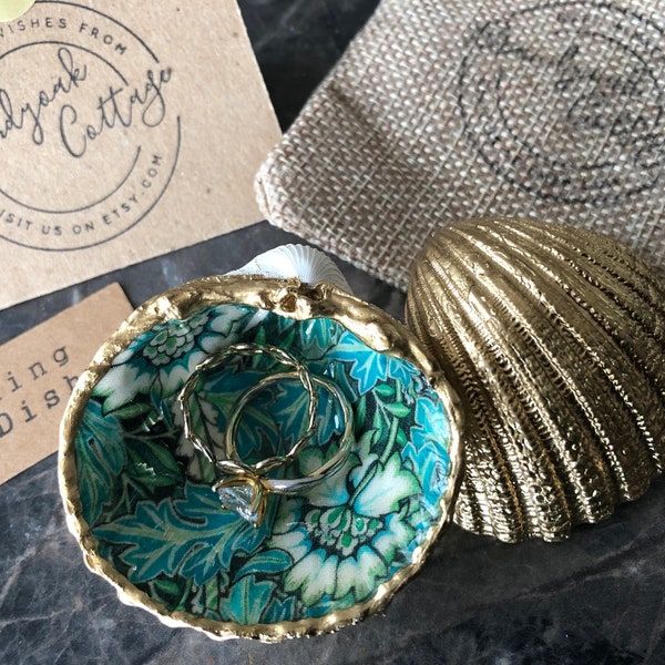 William Morris Anemone Paired Cockle Shell Ring Box or Single Ring Dish Green Turquoise | William Morris Earring Dish, Vintage Design Gift