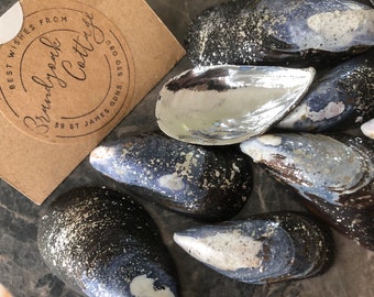 Natural Blue & Silver Gilded Spatter Mussel Shells Table Decor, Beach Wedding Coastal Decor, Sea Shell Ornaments, Shell Wedding Decorations