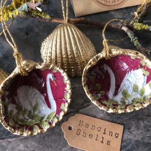 Christmas Swan Decoration, Hanging Cockle Shell Ornament, Single or Pair of Swans Christmas Shell Decorations Nature Bird Lovers Couple Gift