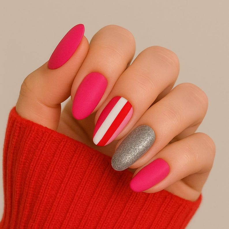Lote de uñas postizas para San Valentín / 3 sets de uñas de gel de lujo / Uñas de corazón rosa y rojo imagen 1