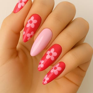 Pink Floral Press-On Nails | Daisy Flower Design | Almond Shape | Handmade Reusable Nail Set | Glossy Spring Nails