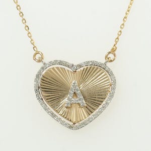Collar de diamantes con medallón inicial de corazón, oro macizo de 14 k, diamantes naturales, colgante de halo para uso diario, dije de letra personalizado, listo para enviar.