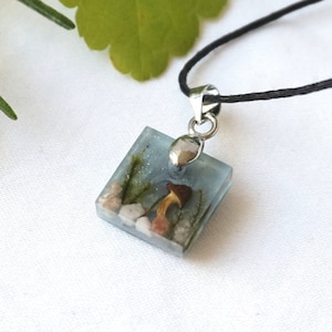 Mushroom pendant / Magical amulet / Witchy jewelry / Cottagecore jewelry / Dark Cottagecore Pendant / Real mushroom / Tiny mushroom