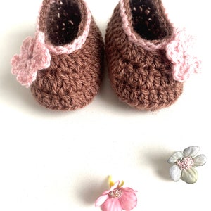 PDF pattern: Spring Flower Baby Booties. image 3