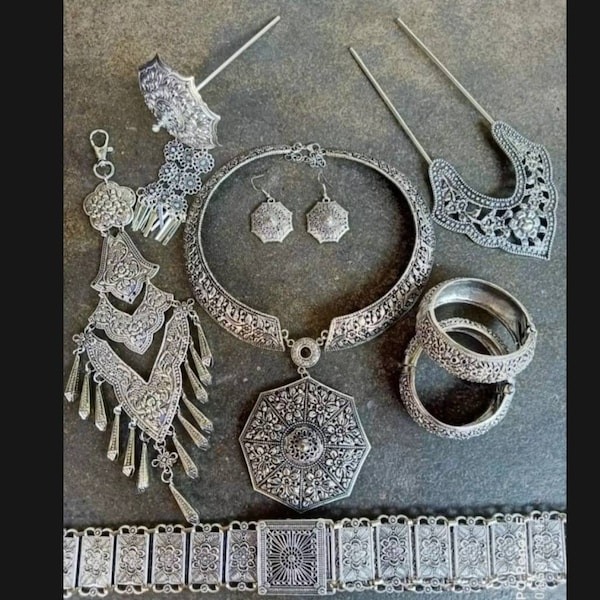 Beautiful Thai Lanna jewelry set| Asian Vintage accessory| Earrings+ Necklace+ Bracelets+2 Hair Pins+ Belt+Tumtim