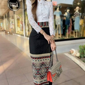 Stunning Thai/Lao Lady Dress| Cotton Blouse + Hand Woven Skirt| Temple Dress| Bust up to 39"