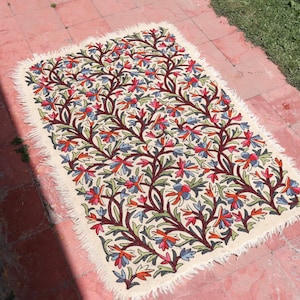 Auténtica lana de Cachemira Namda - Decoración de piso hecha a mano /Alfombra bordada de lana tejida a mano /Decoración de piso hecha a mano-6 pies × 4 pies