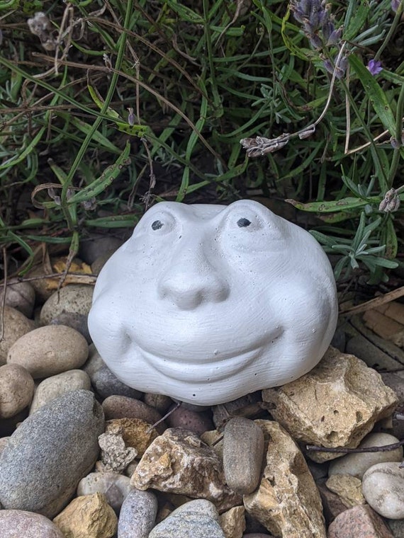 Stone Garden Ornament Face Statue Figure 11cm Wide New - Smiling Stone Face Garden Ornament Stone Garden Ornament Face Statue Figure 11cm Wide New - Smiling Stone Face Garden Ornament