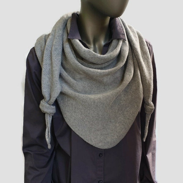 Triangle scarf for woman, Cashmere merino blend shawl, warm knitted triangle scarf.