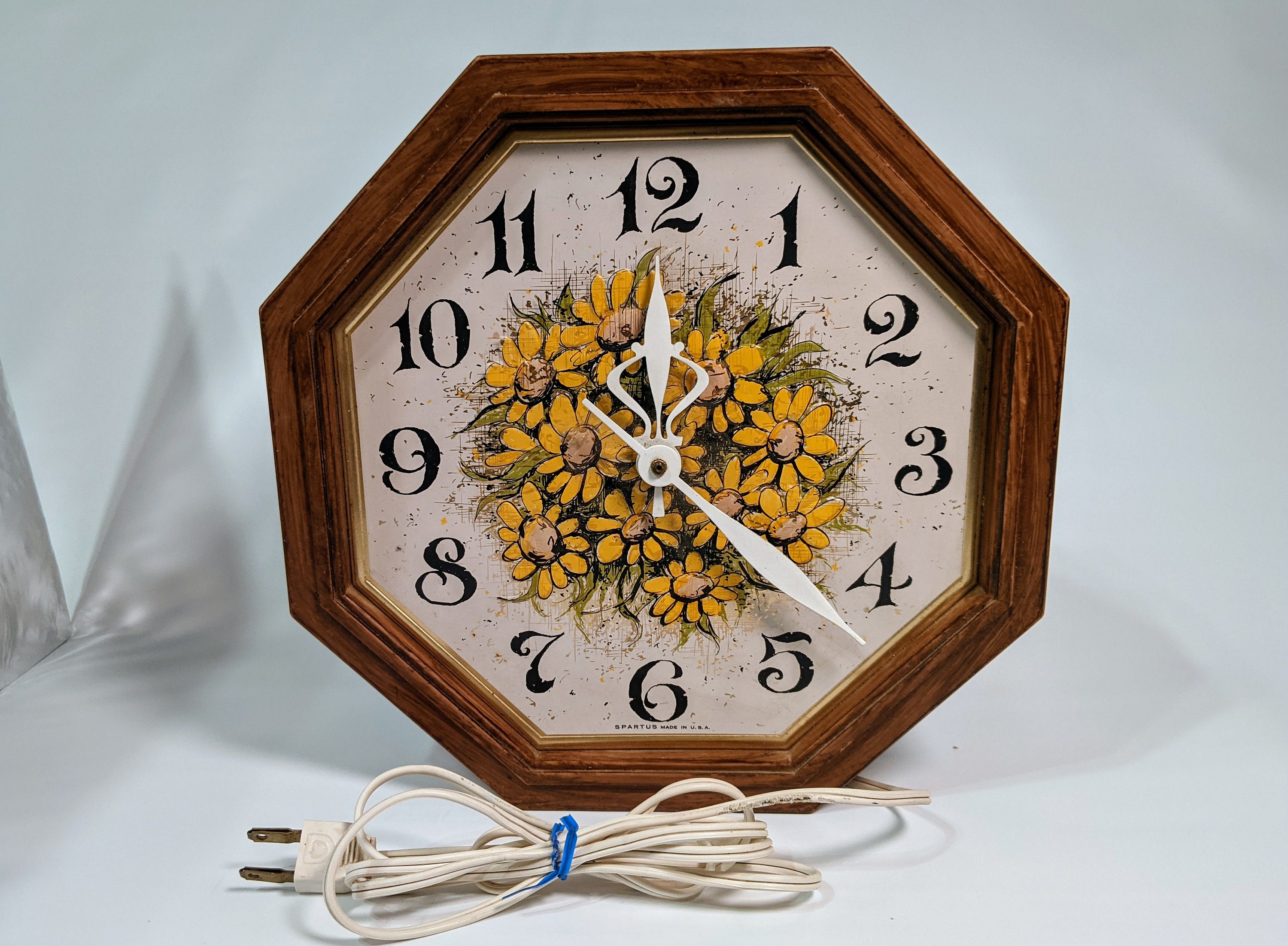 Vintage Spartus Octagon Kitchen Wall Clock Electric Daisies Etsy