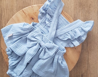 Flower Girl Dress Romper in Baby Blue. Musslin Dress. Frill Dress with Bow Ceremony Wedding Sky Blue Bloomer Pinafore Dress for a Girl