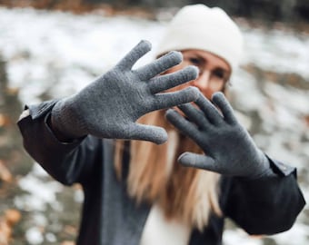 100% Merino Wool Gloves - TouchScreen. Warm and Cozy Winter Accessories - Grey and Black - Adult One Size. Machine Washable.