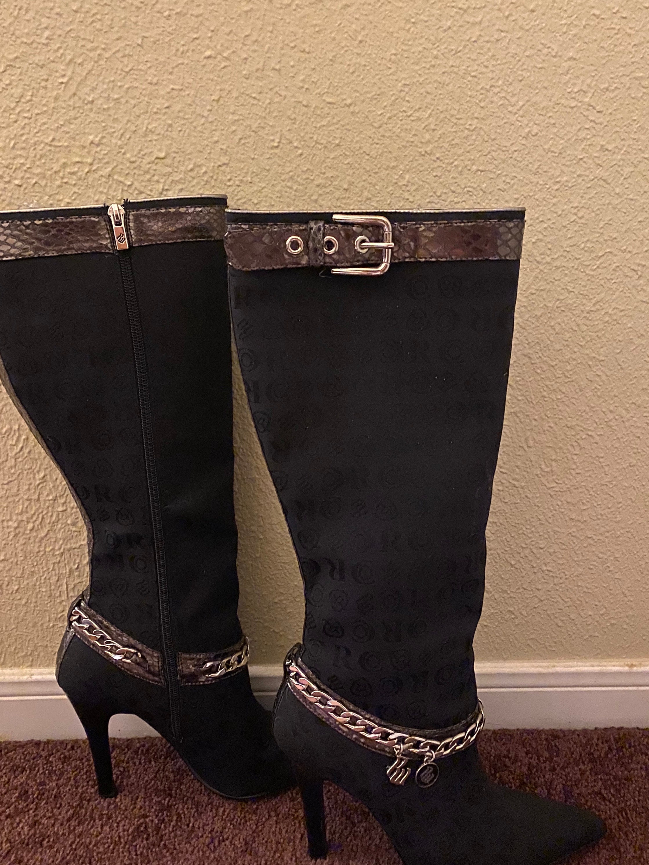 Stunning Louis Vuitton LV Monogram Statement Boots 