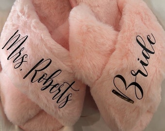 Fluffy Bride Bridesmaid Slippers, Personalized Slippers, Bridesmaid Gifts, Wedding Fluffy Slippers, Bridal Shower Gift, Bridesmaid Proposal
