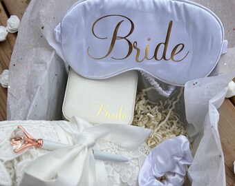 Bride to be box Bride box Gift box Wedding day Gift for the bride Bridal shower Classic Bride Box Future Mrs Gift Engagement Gift For Bride