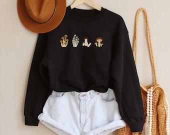 Mushrooms Illustration Shirt, Vintage Nature Art Sweatshirt, Mycology Botanical Shirt, Vintage Retro Mushroom Hunting, Mushroom Clothes