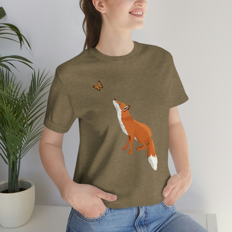 Fox Shirt, Gift For Fox Lover, Graphic Animal Tshirt For Women, Butterfly Shirt, Gift For Butterfly Lover, Outdoors Forest Tee, Fox Apparel afbeelding 2