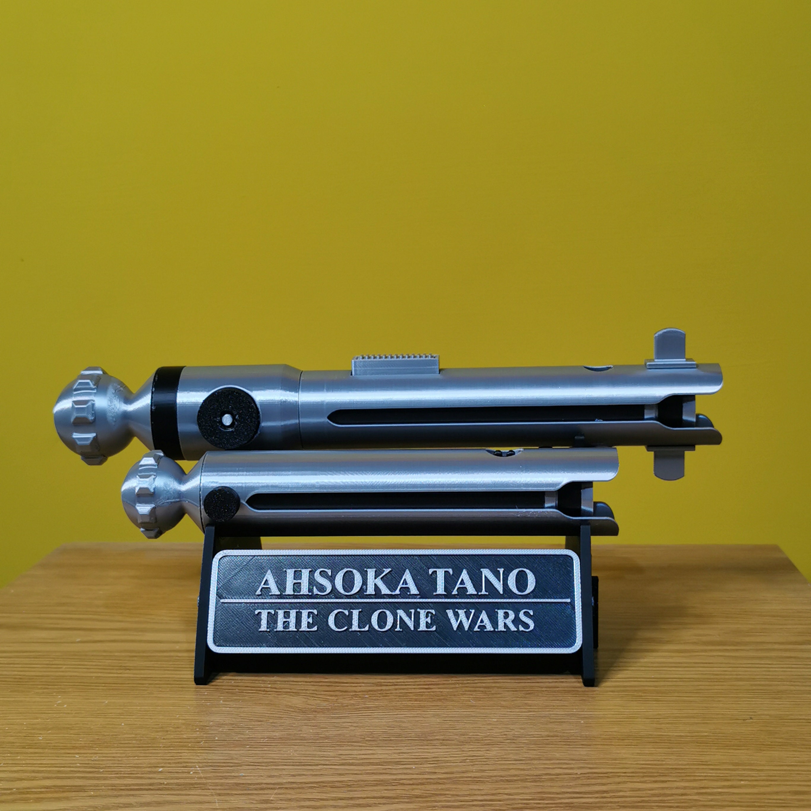 その他 The Clone Wars LIGHTSABER Hilt Set Star Wars: The Clone Wars LIGHTSABER Hilt Set – Limited