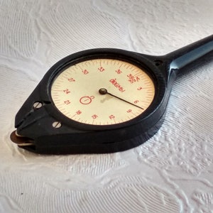 Vintage sowjetischen Gerät zur Messung der Länge der Wicklungslinien "Curvimeter" auf topographischen Karten, Plänen und Zeichnungen