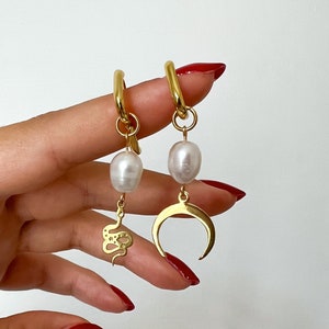 Pearl earrings, Snake Moon dangle mismatched earrings, Boho gold huggie set zdjęcie 1