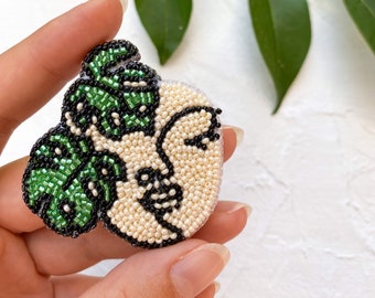 Women monstera abstract face one line art glass beaded brooch pin