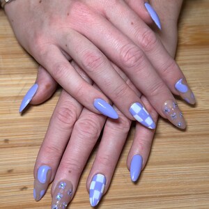 Gel X press On Nails- purple and white