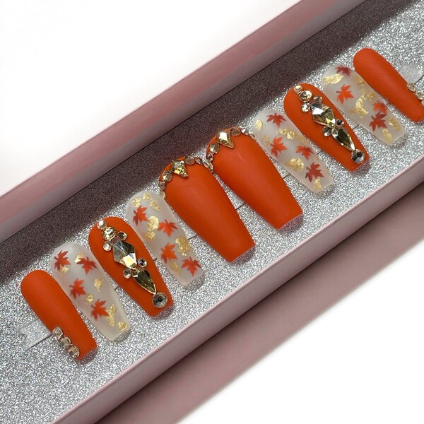 Autumn Nails | Fall Nails | Press on Nails | Fake nails | Gold Flakes Nails | Orange Nails | Matte Nails