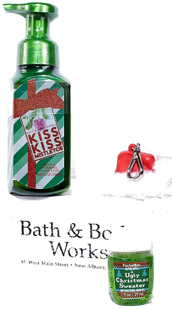 Bath & Body Works Kiss Kiss Mistletoe Foaming Hand Soap Hand Care Santa Holder
