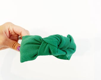 Diadema anudada verde