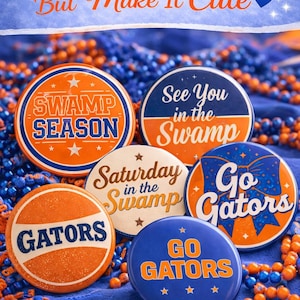 Puede incluir: Un juego de tres tazas de cerámica con un acabado moteado y mate. Las tazas son en tonos crema, gris claro y gris oscuro. Cada taza tiene un diseño simple y minimalista y un asa redondeada.