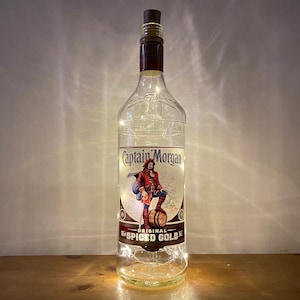Captain Morgan gekruide rum fles 1L | Warme/heldere ledverlichting | Oplichtende fles | Kerstverlichting van kurk | Geüpcycled rumcadeau