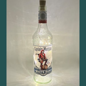 Captain Morgan Caribbean White Rum Fles Lamp | Warme / heldere LED-verlichting | Oplichtende rumfles | Kerstverlichting van kurk | Geüpcycled rumgeschenk