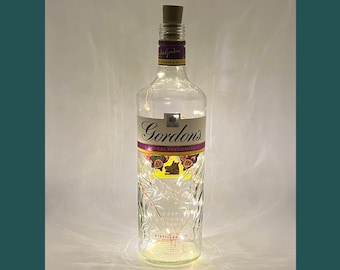 Gin Bottle Lamp Lampe | Warme / helle LED-Lichter | Light Up Gin Flasche | Kork Lichterkette | Upcycled Gin Geschenk