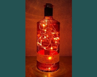 Lampada per bottiglia di gin al lampone Whitley Neill / Luci LED calde / luminose / Bottiglia illuminata / Lucine in sughero / Regalo di gin riciclato