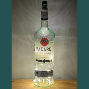 Bacardi witte rum fleslamp 1L | Warme/heldere ledverlichting | Oplichtende rumfles | Kerstverlichting van kurk | Geüpcycled rumcadeau