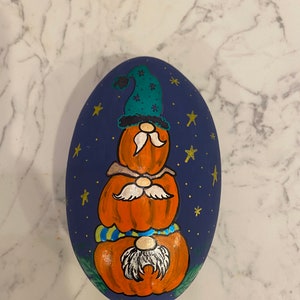 Gnomes pumpkin stack