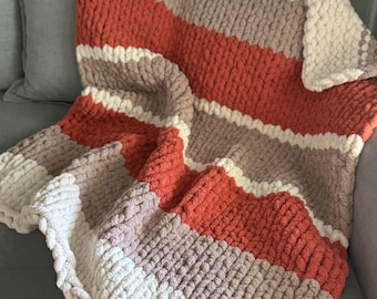 Multi striped handmade chunky knit blanket, Farmhouse throw blanket, Housewarming gift, New Mom, Picnic blanket, Grad gift, Gift for Him