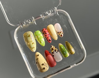 Botanical Blend Almond Press-on Nails
