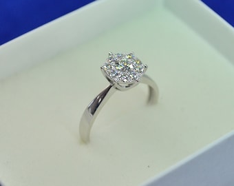 Anillo de compromiso con diamantes