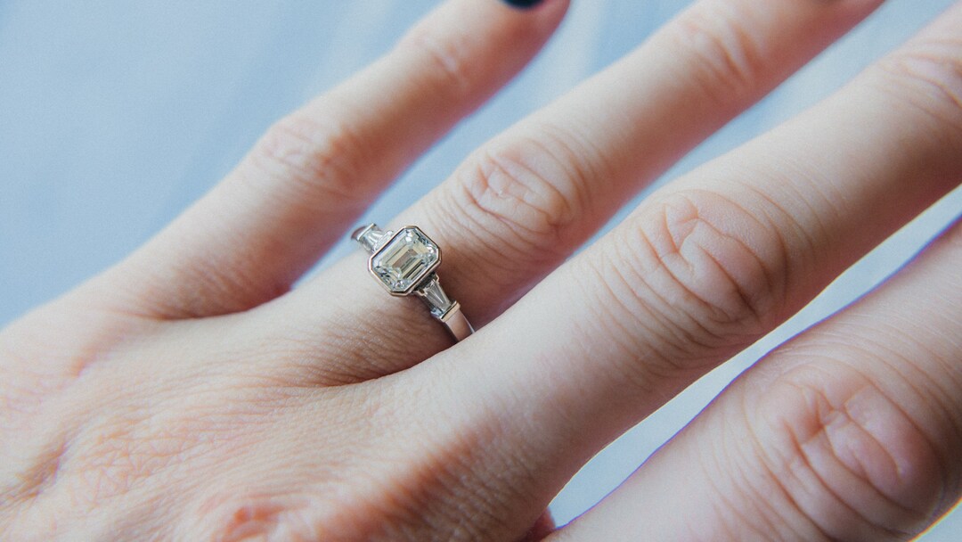 Emerald Cut Diamond Engagement Ring With Side Baguette Stones ...