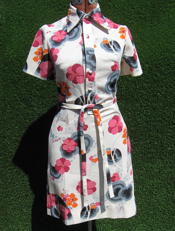 vintage 70's polyester Hawaiian Asian cherry bloss
