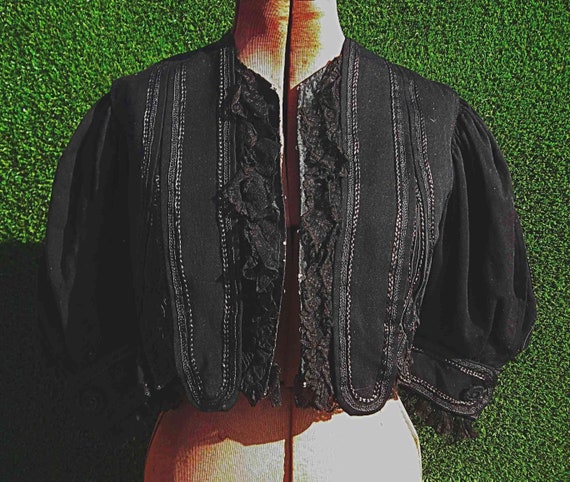 true antique 1880's WEARABLE Victorian wool mourni