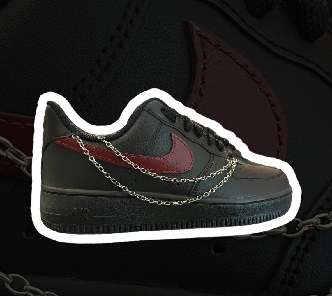 air force 1 women with chain