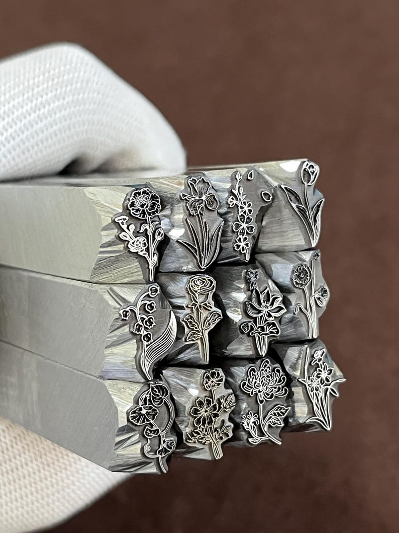 Mese di nascita Fiori Rosa Giglio Tulipano Punzoni Gioielli Metallo, Strumenti per timbri in pelle Braccialetto Strumento fai da te per artigianato, Timbro di design in metallo artistico immagine 9