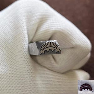Dziurkacze stalowe Iris/Arrow/Indian Inspired Triangle Jewelry Metal, narzędzia do stemplowania skóry Bransoletka DIY Craft Tool, tworzenie biżuterii na prezent