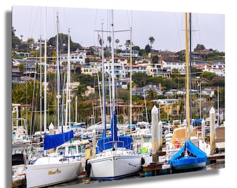 Segelbåtstryck i San Diego Marina: Väggkonst i kustnära Kalifornien